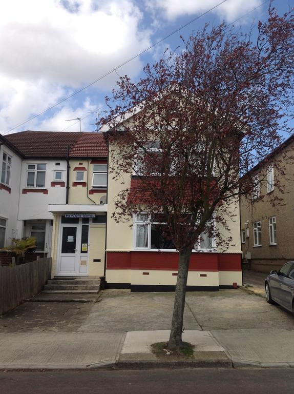 Repton Private Hotel Romford Dış mekan fotoğraf